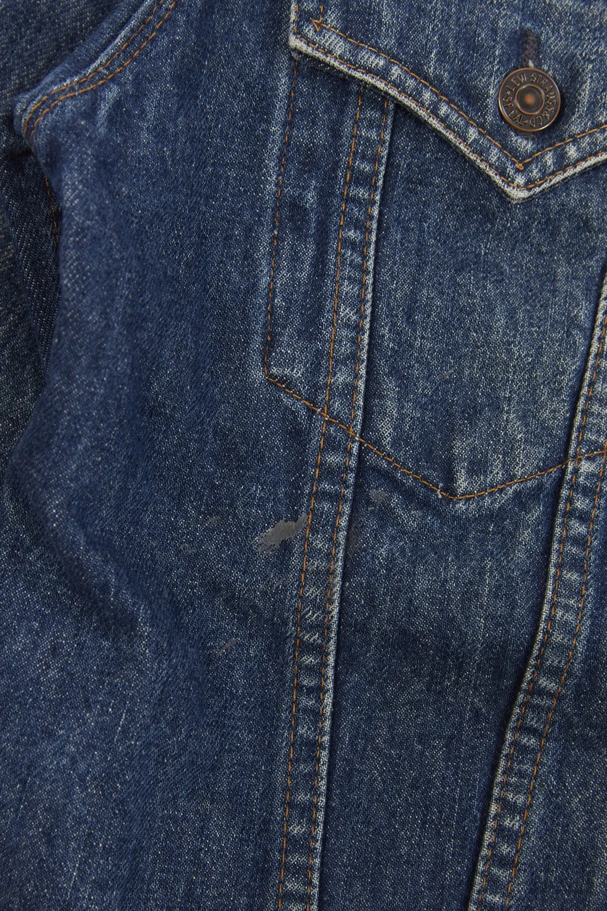 1980's Vintage Levi's Trucker Jacket| 75505-0217| Union Made| Medium Wash| Denim Jean Jacket| 2 pockets| Levi Strauss & co. (Men's 38)