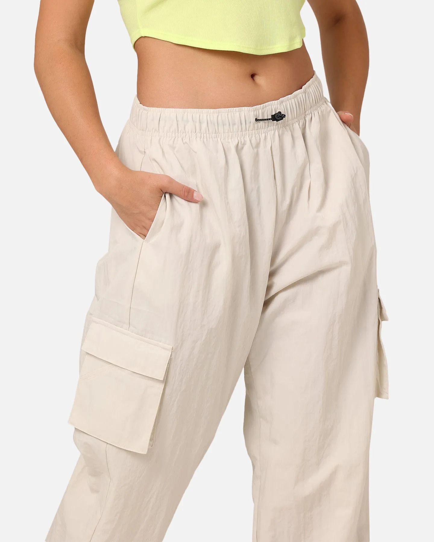 Nike Women's Sportswear Essential Woven Cargo Pants Light Orewood Brown