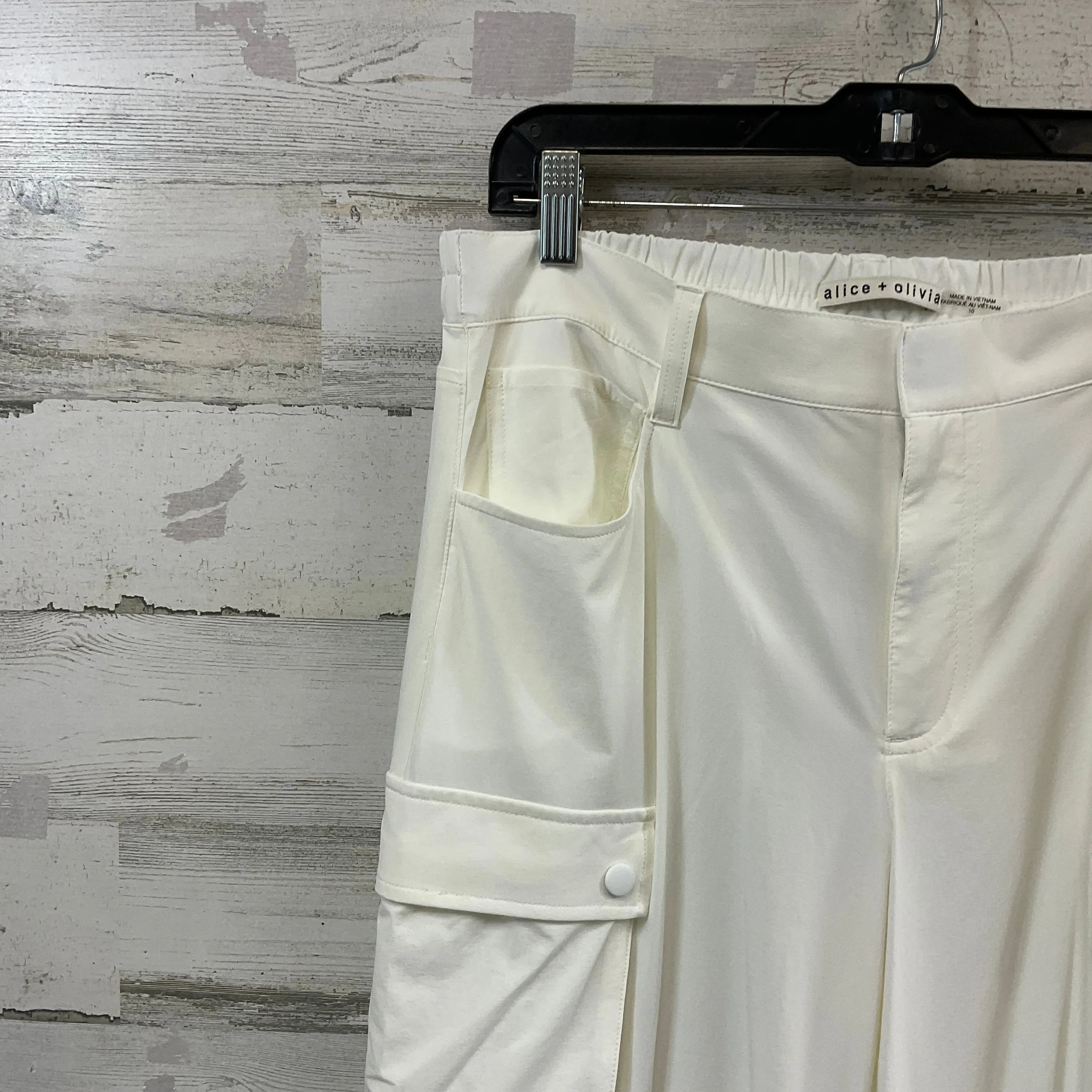 Pants Cargo & Utility By Alice   Olivia In Ivory, Size: 10