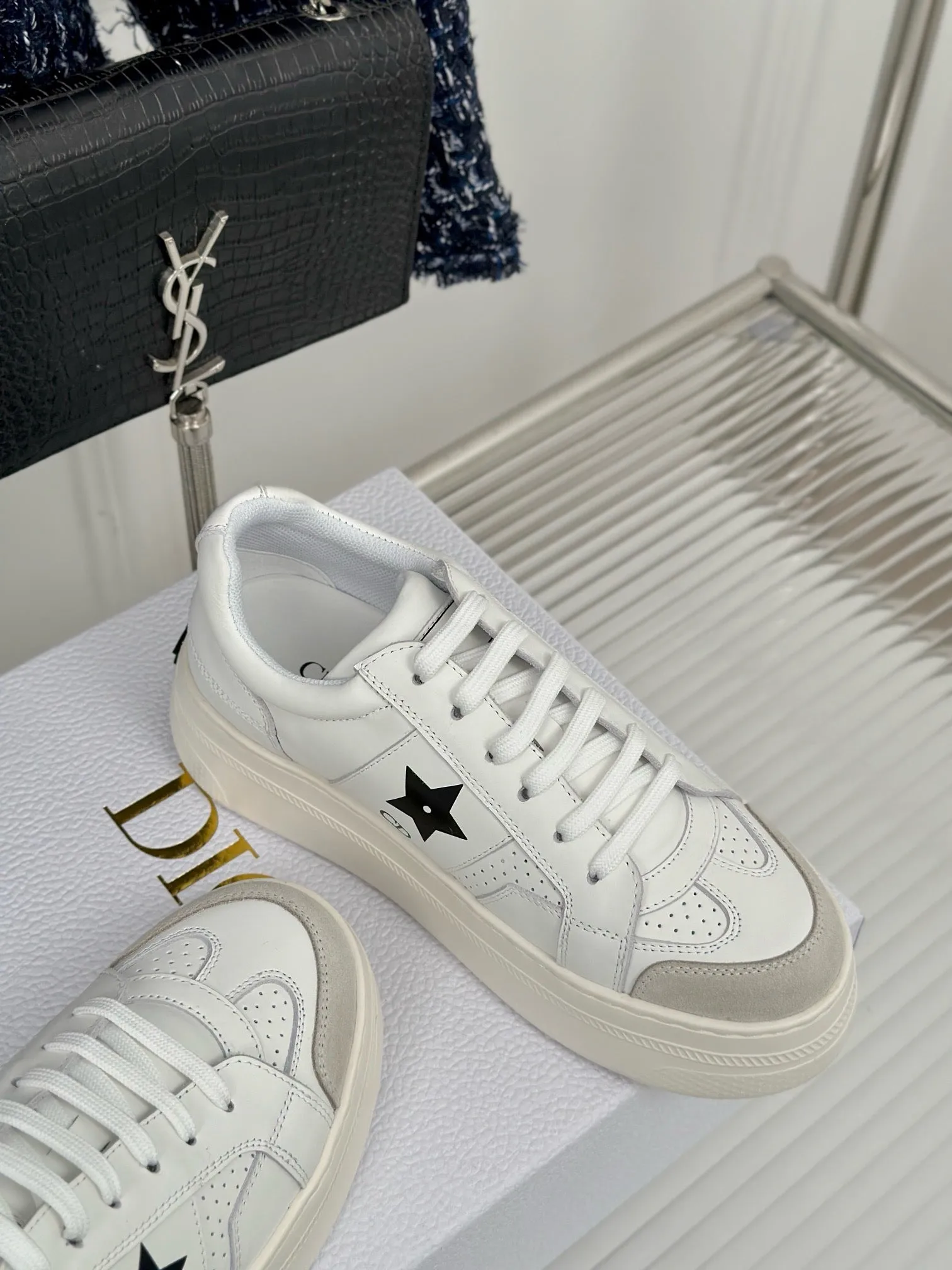SE1371 CD Sneakers / Size4-11