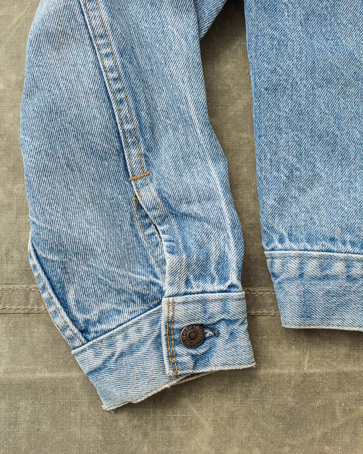 Vintage Levi's 70505 0213 Made in USA Denim Jacket